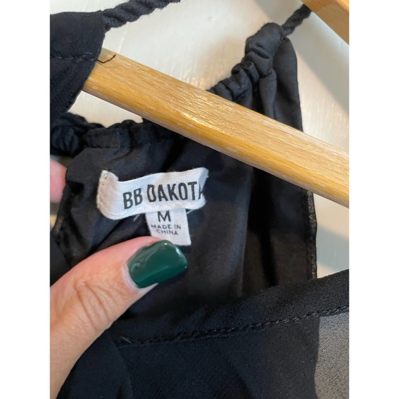 BB Dakota black cold shoulder sheer pleated top halter tasseled. Size Med. - Picture 4 of 6